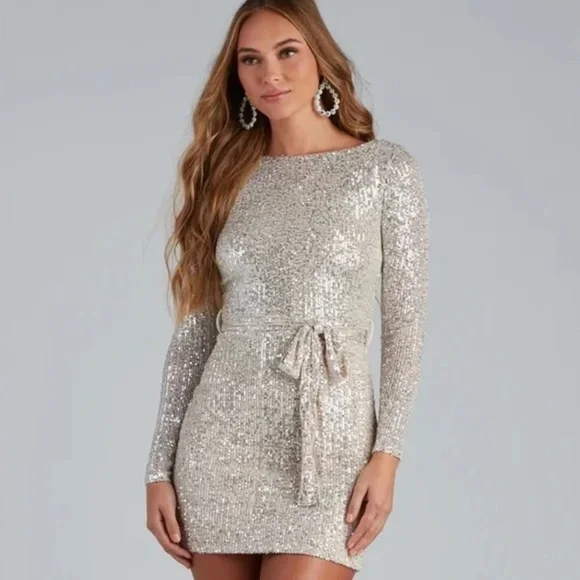 Windsor Dresses | Windsor Gold Sequin Dress | Color: Cream/Gold | Size: S | Avonhausen's Closet Windsor Dresses | Windsor Gold Sequin Dress | Color: Cream/Gold | Size: S | Avonhausen's Closet